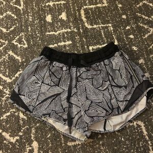 Lululemon shorts size 4